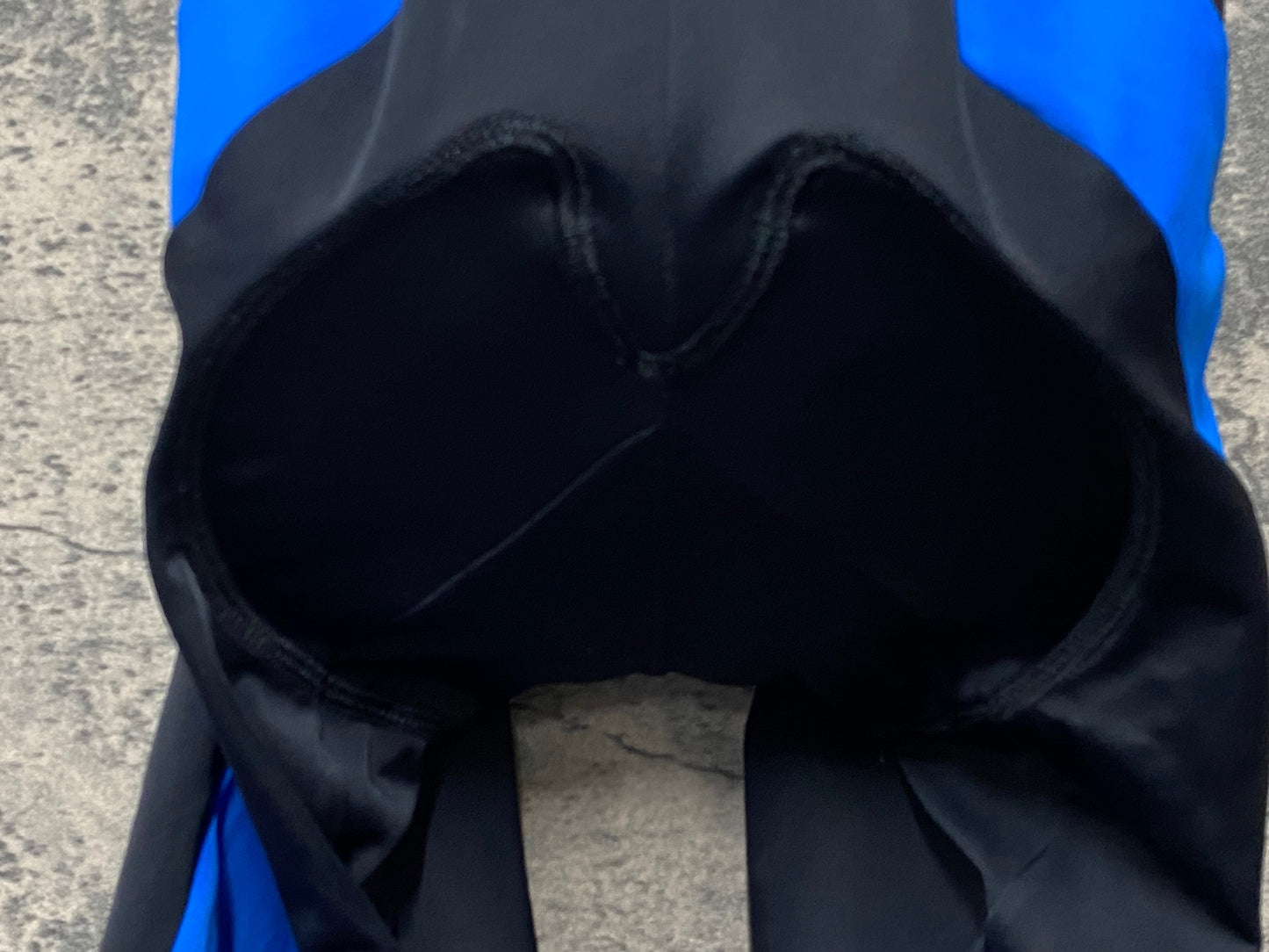 IZ353 カステリ CASTELLI ビブショーツ M ブルー