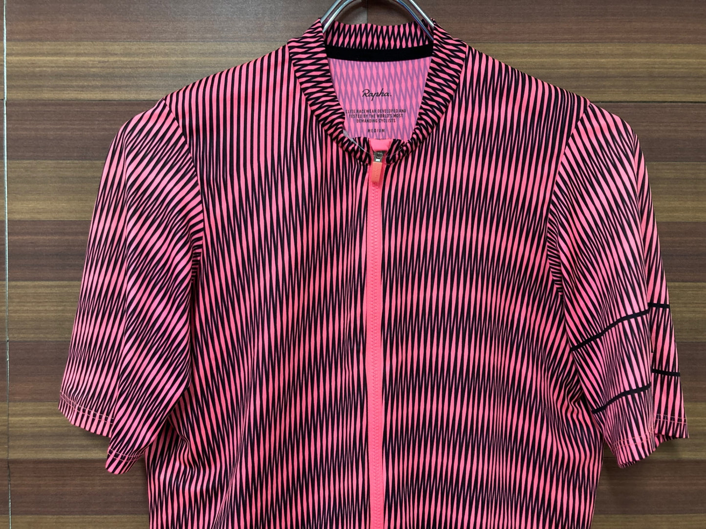 IO435 ラファ Rapha PRO TEAM FLY WEIGHT JERSEY 半袖 サイクルジャージ ピンク 黒 総柄 M