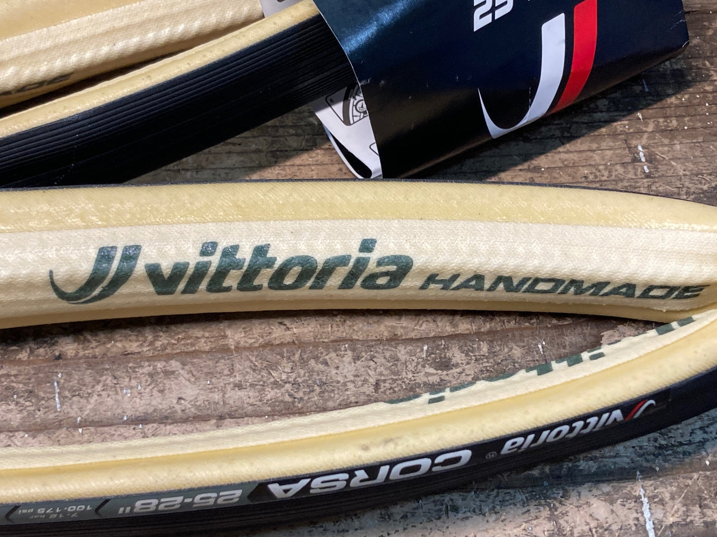 IY384 ビットリア Vittora コルサ CORSA ITS GRAPHENE チューブラー タイヤ 700c 25-28” 未使用