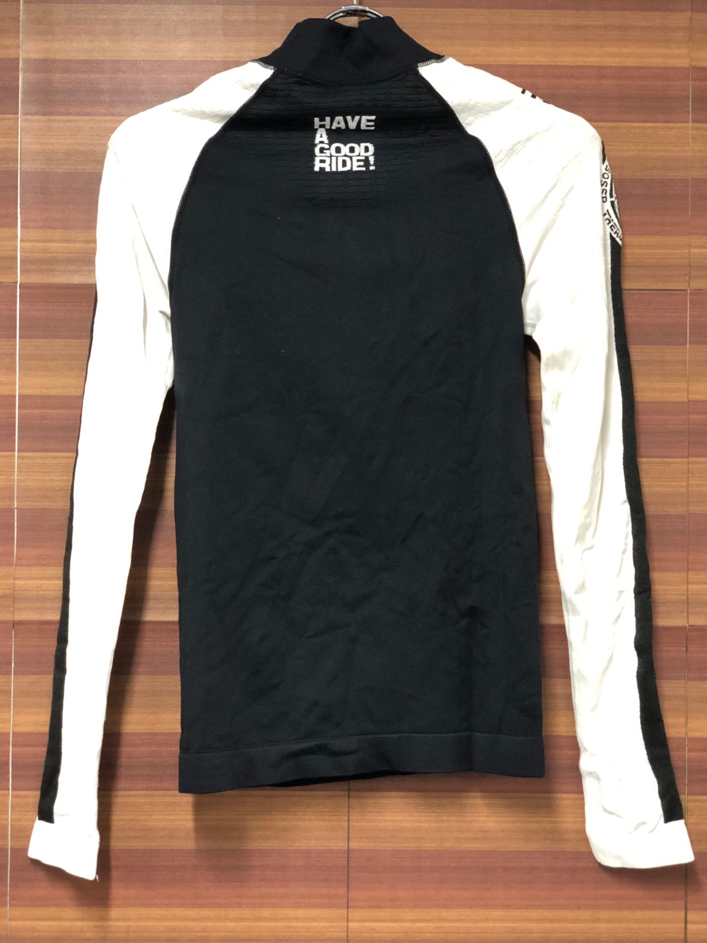 IN376 アソス Assos SKINFOIL 4.4 長袖 べースレイヤー 黒 I