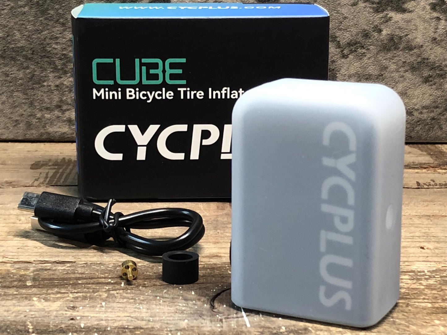 IS915 サイクプラス CYCPLUS CUBE AS2 電動 携帯 空気入れ 動作確認済