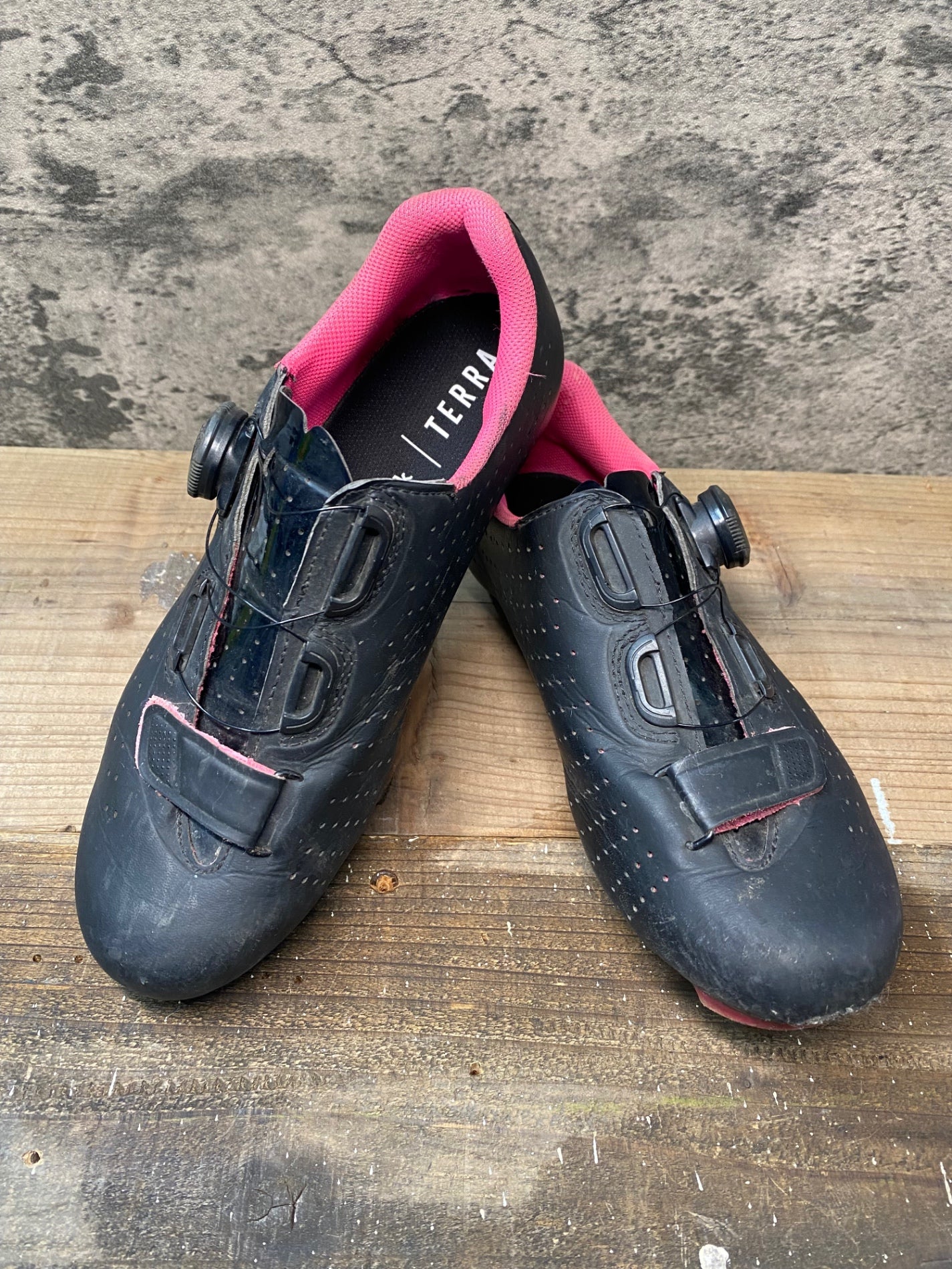 IO948 フィジーク fizik テンポ TEMPO R5 OVERCURVE SHOES ビンディングシューズ 黒 ピンク EU37 ※ソール傷