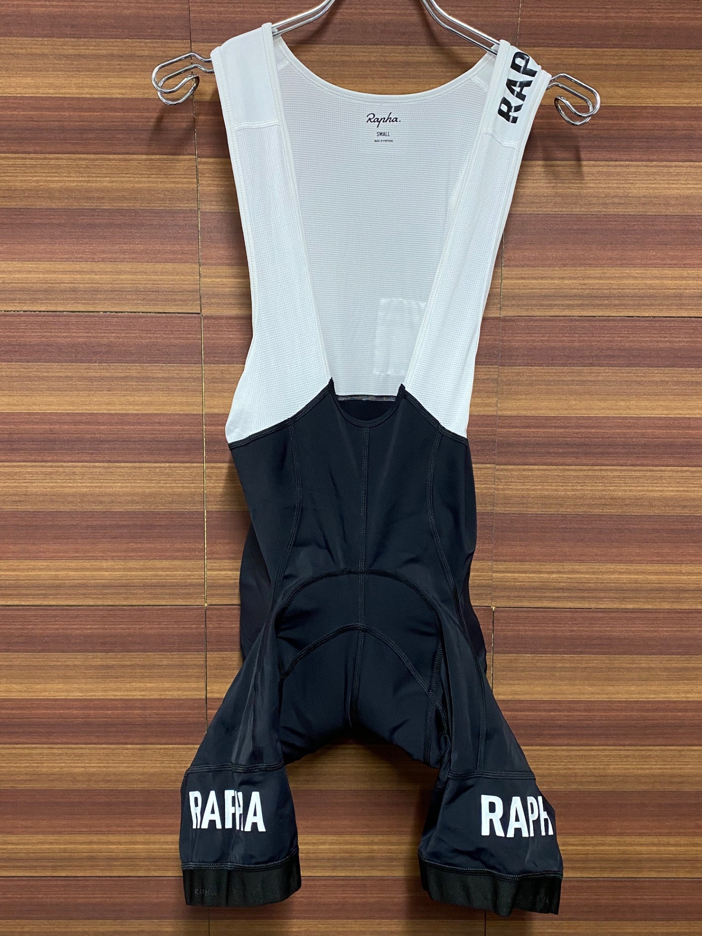 IT774 ラファ RAPHA PRO TEAM TRANING BIB SHORTS S 黒/白