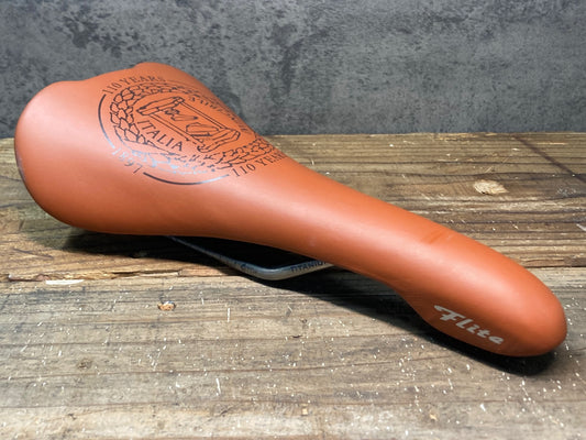IN428 セライタリア selle ITALIA サドル FLITE 110 YEARS