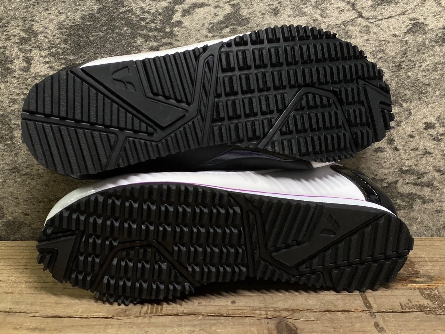 IV983 ジャイアント GIANT Liv FAMA boa フラットシューズ 白黒紫 EU36