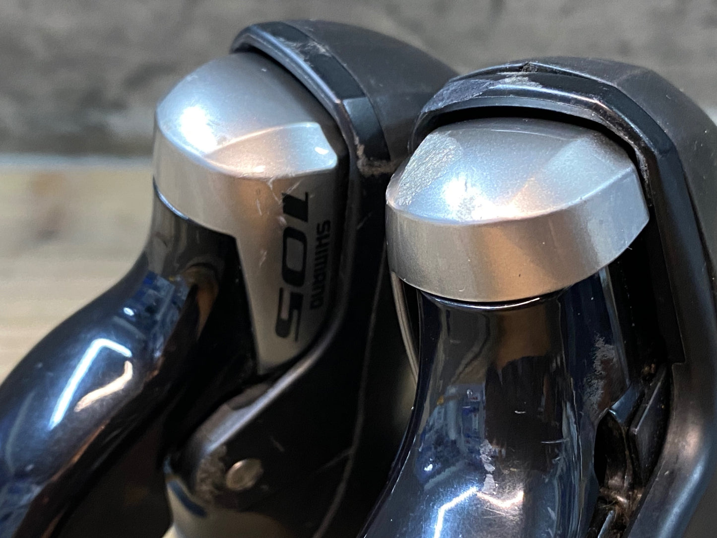 IU995 シマノ SHIMANO 105 ST-5800 STIレバー 2x11S ガリ傷大