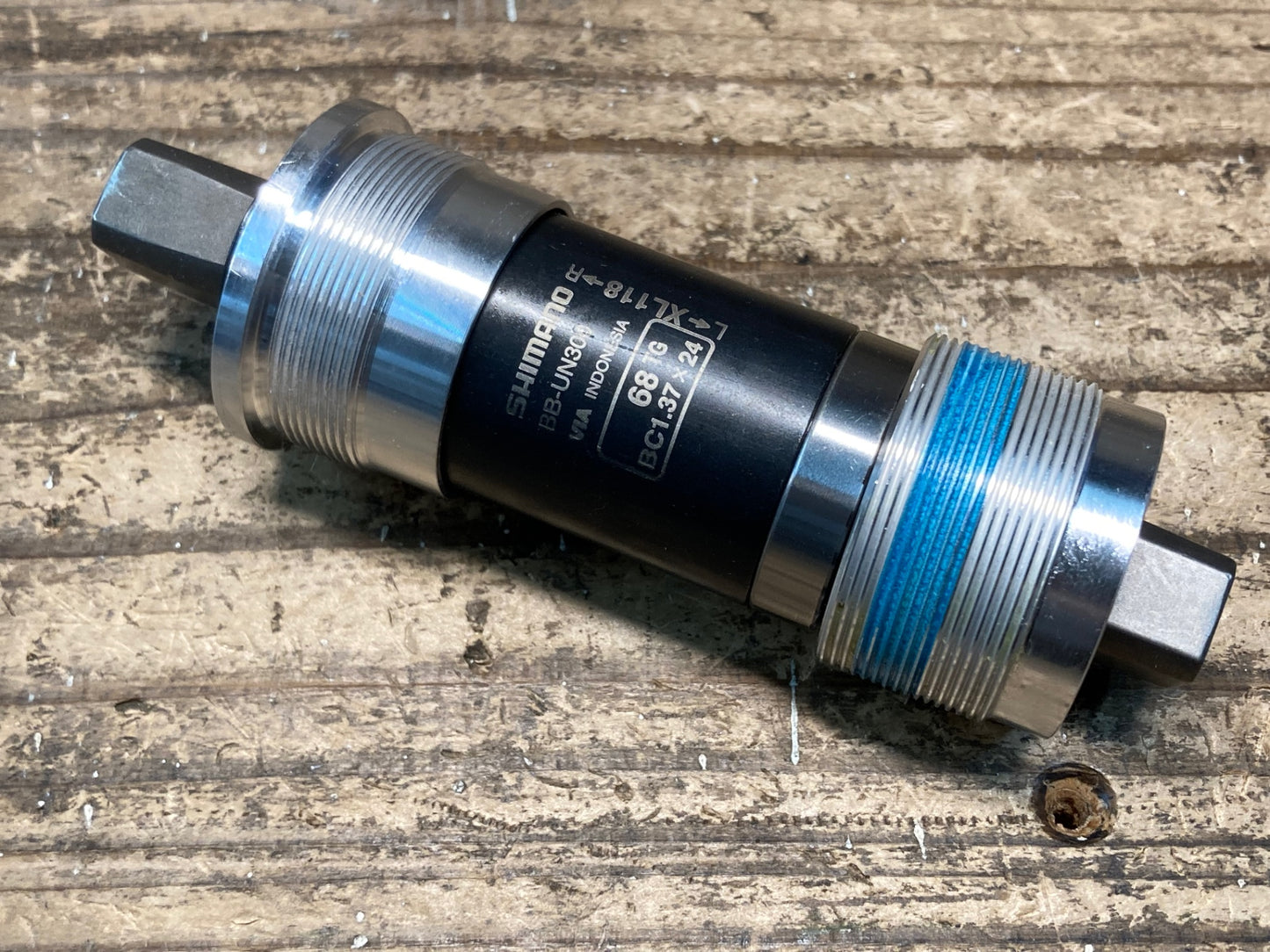 IJ988 シマノ SHIMANO BB-UN300 ボトムブラケット スクエア