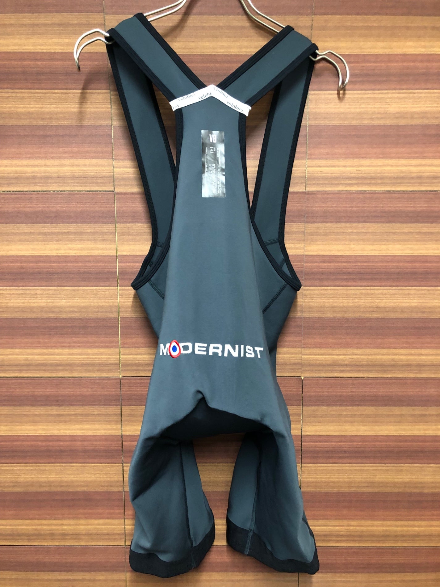 IO533 ヴェロビチ velobici MODERNIST THERMAL BIB SHORTS ビブショーツ グレー 4