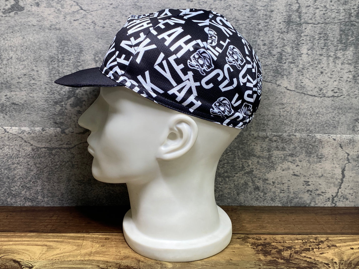 IY687 アタッカー ATTAQUER サイクルキャップ 黒 ワンサイズ