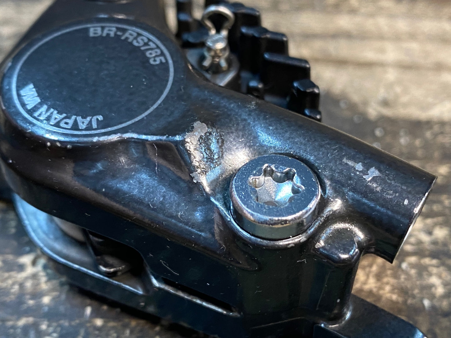 IK183 シマノ SHIMANO BR-RS785 油圧 ブレーキキャリパー 片側のみ