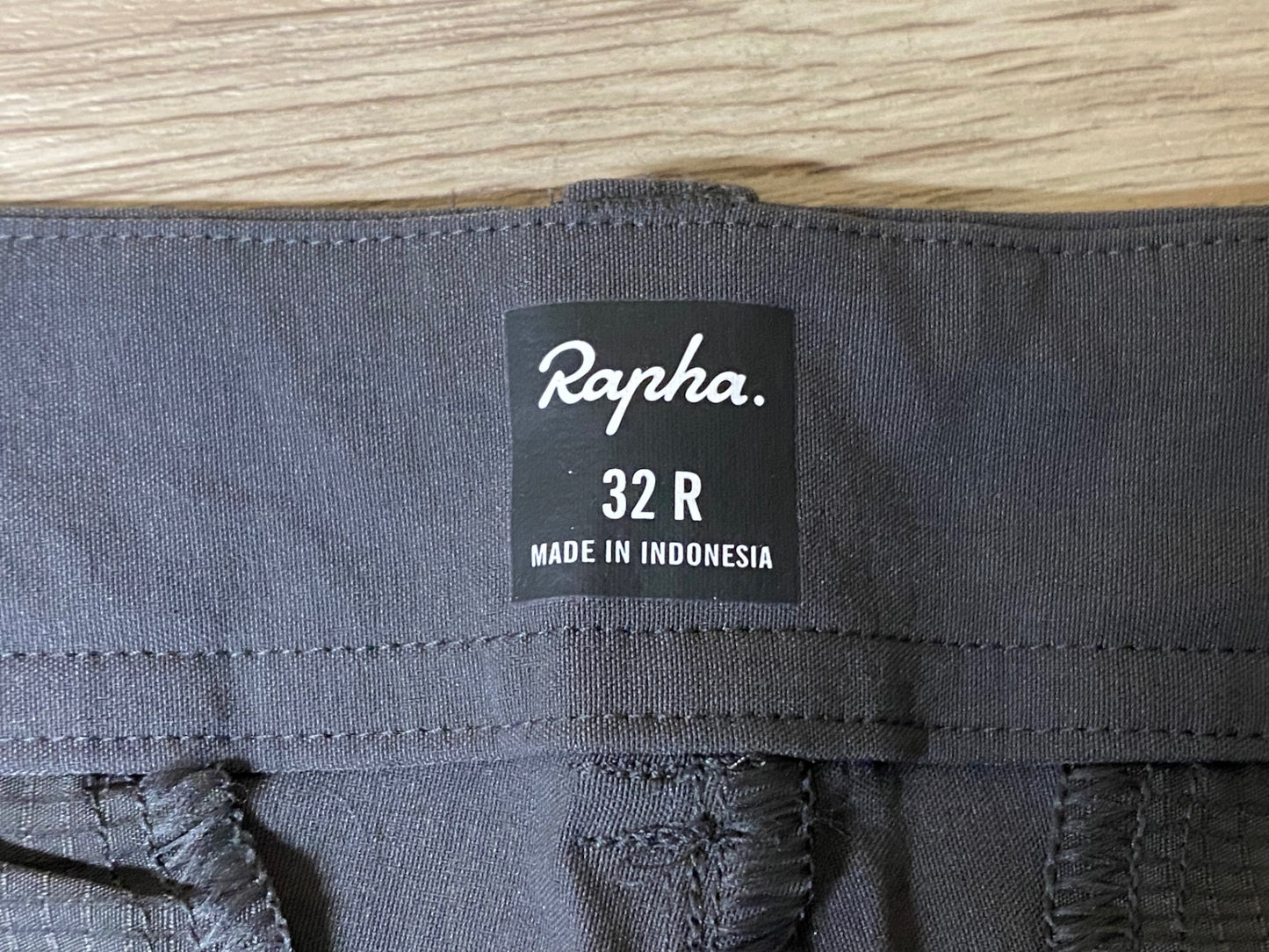 IY745 ラファ Rapha MEN'S TECHNICAL CHINO PANTS パンツ グレー 32R
