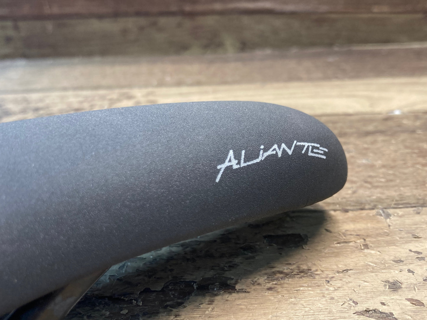 IL222 フィジーク Fizik アリアンテ ALIANTE サドル カーボンレール