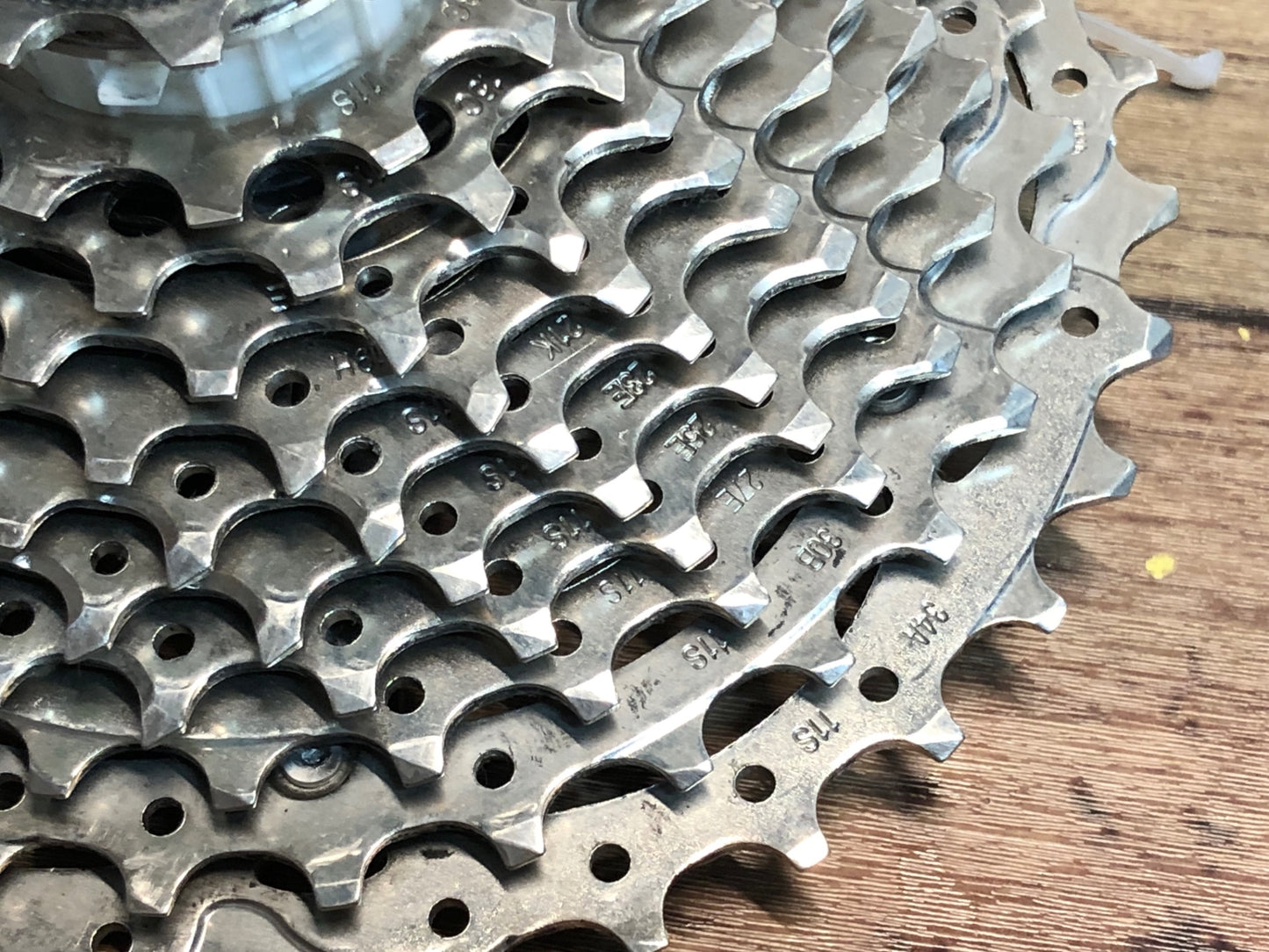 IR955 シマノ SHIMANO CS-HG700-11 スプロケット 11-34T 11S