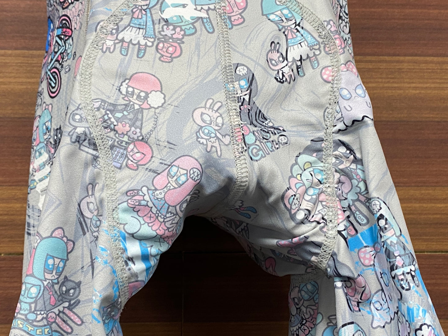 IT123 パンダーニ Pandani ビブショーツ グレー 総柄 S