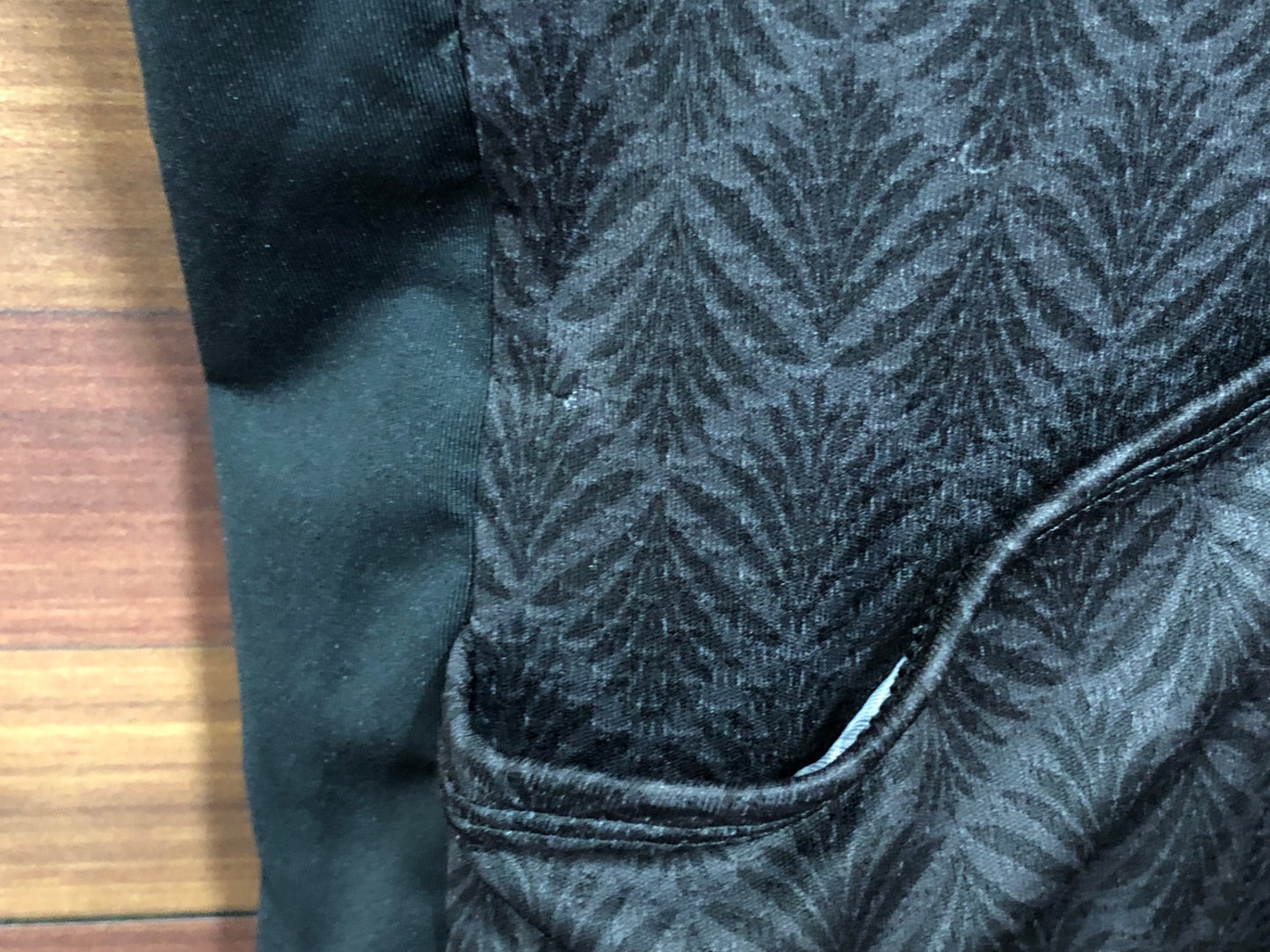 IO226 リオンドカペルミュール Lion de kapelmuur 半袖サイクルジャージ 黒 L