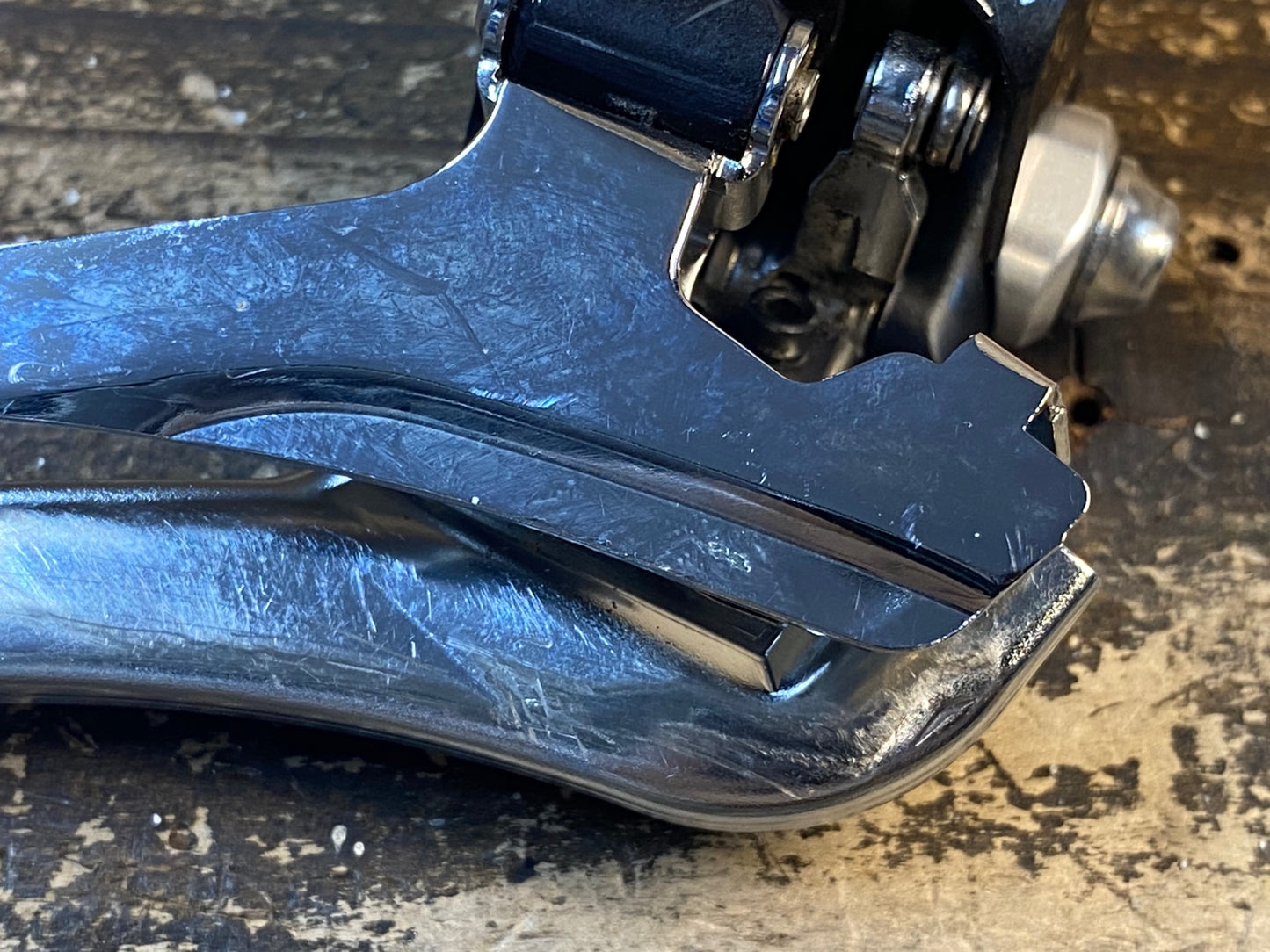 JD047 シマノ SHIMANO アルテグラ ULTEGRA FD-6870 フロントディレイラー Di2 動作確認済