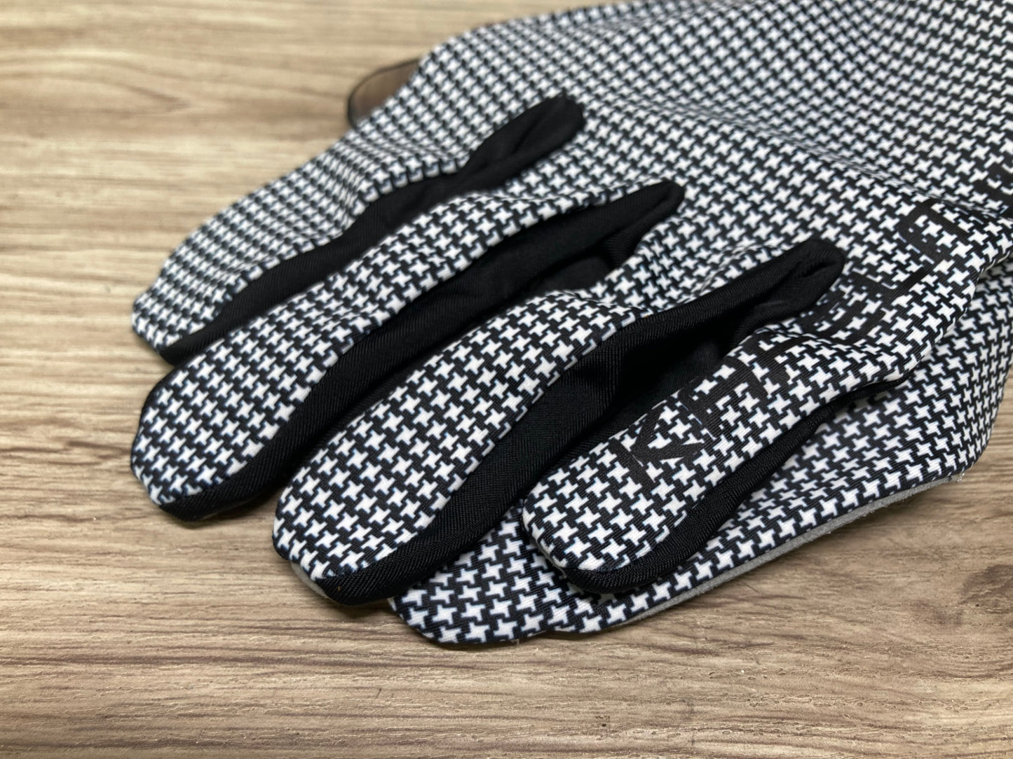 JB488 カペルミュール KAPELMUUR 長指 グローブ 白黒 千鳥柄 L 未使用