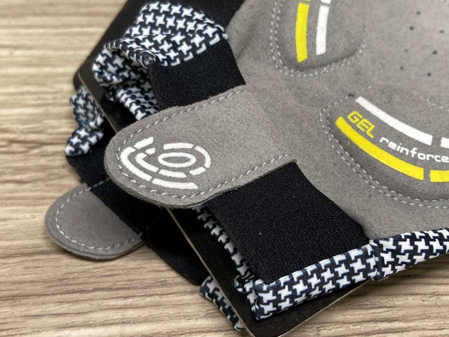 JB488 カペルミュール KAPELMUUR 長指 グローブ 白黒 千鳥柄 L 未使用