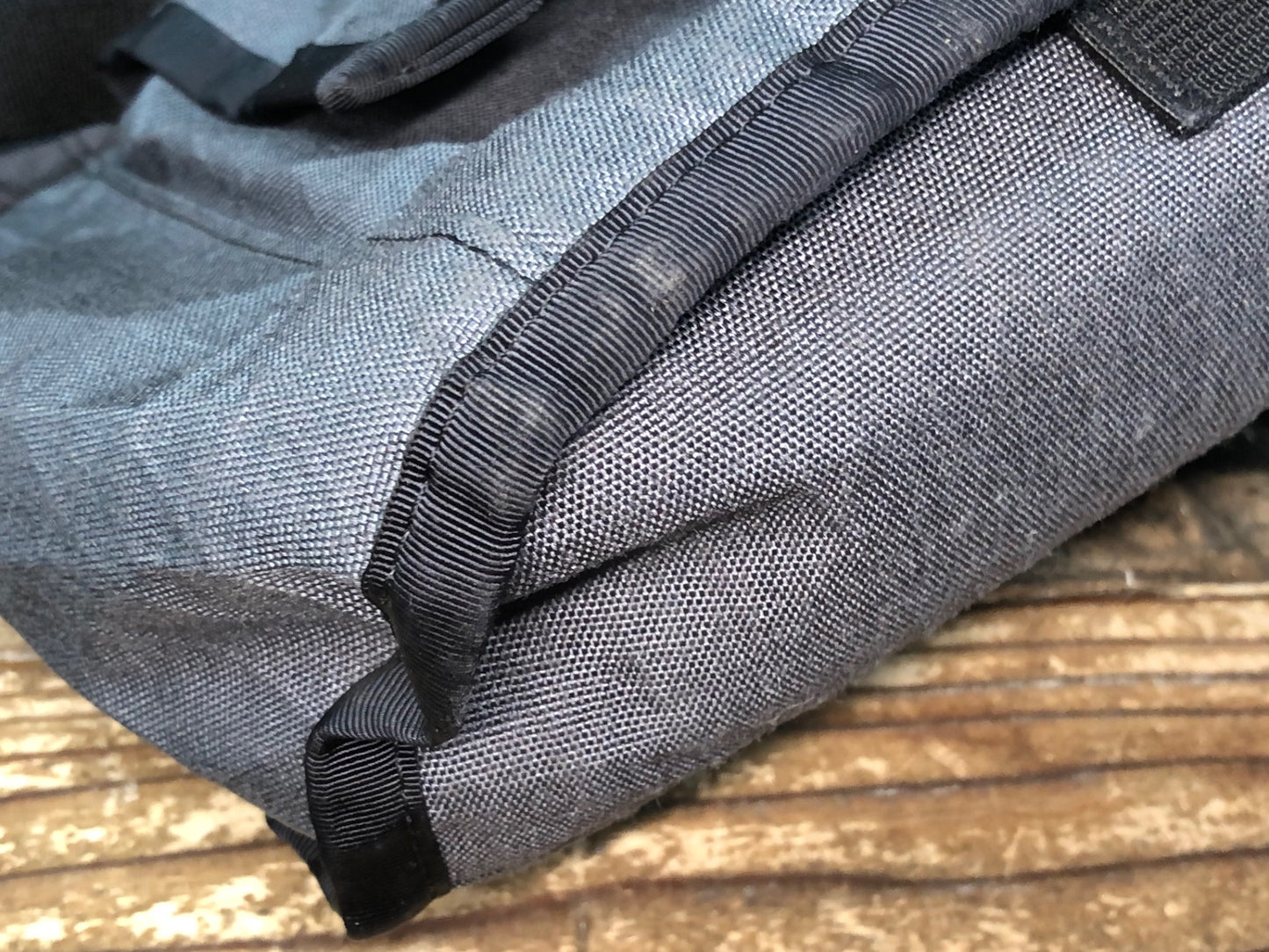 IZ201 ミッションワークショップ Mission Workshop Fitzroy AP リュックサック バックパック グレー 黄ばみ