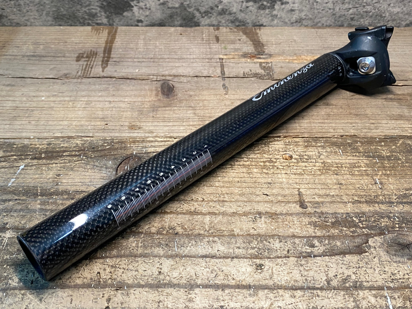 IY059 エミネンザ EMINENZA カーボン シートポスト 330mm Φ31.6