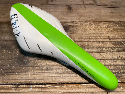 IT556 フィジーク fizik アリオネ ARIONE R3 白緑 kiumレール 破れ 125mm