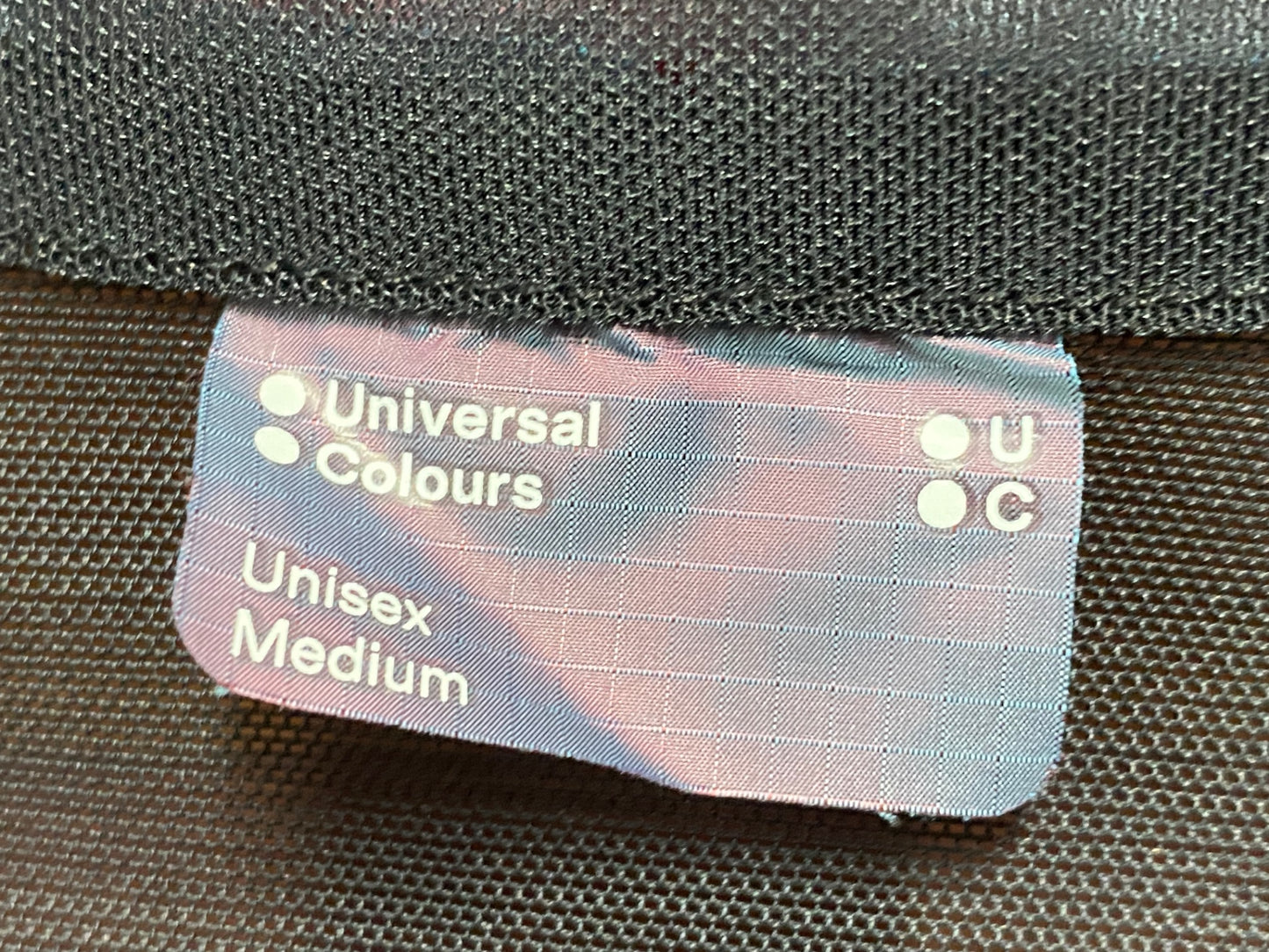 IU213 ユニバーサルカラーズ Universal Colours サイクルベスト ジレ Iridencent Green/Red M