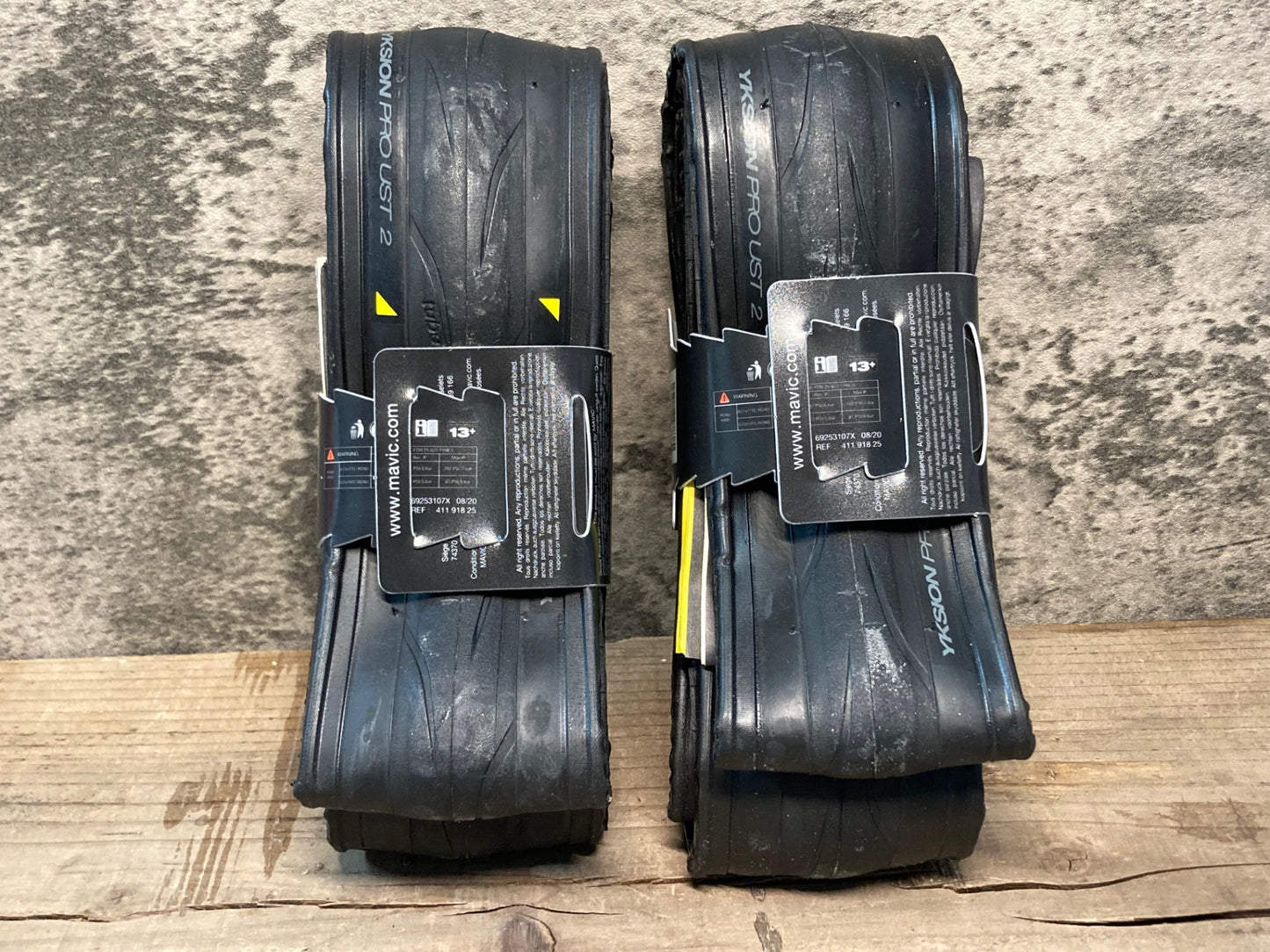 IO111 マヴィック MAVIC イクシオン YKSION PRO UST 2 700C×25C 2本セット