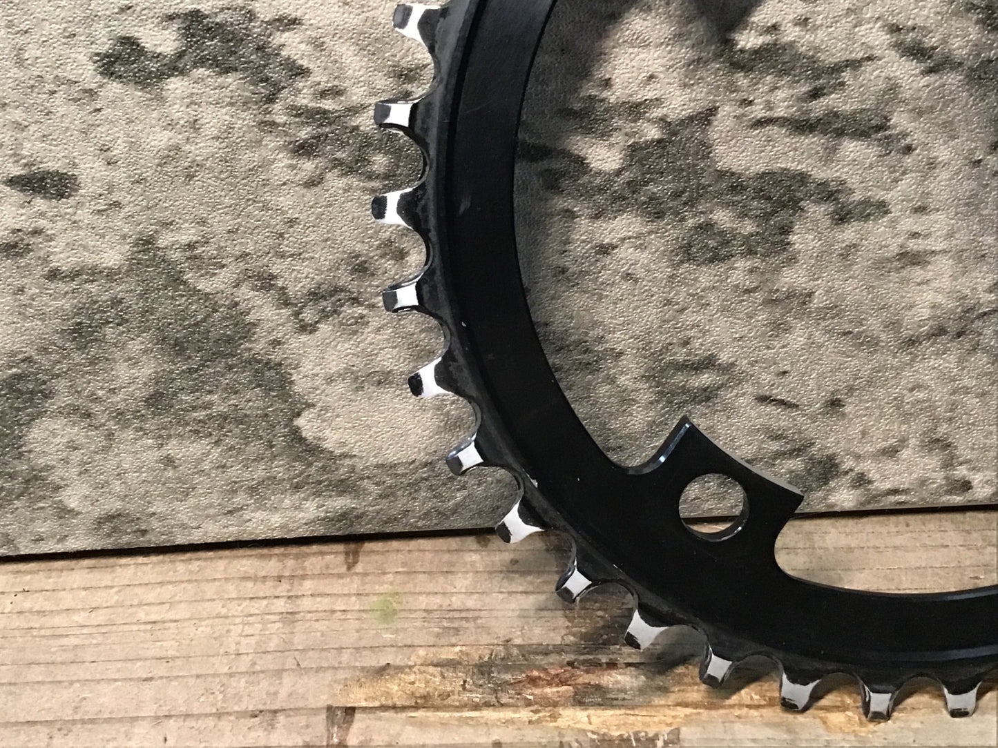 IR805 ウルフトゥース WOLF-TOOTH チェーンリング SH PCD110 38T