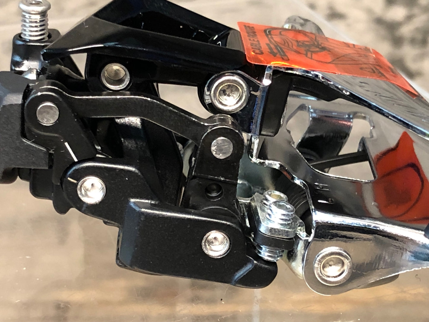 JD049 シマノ SHIMANO 105 FD-R7000 フロントディレイラー 未使用