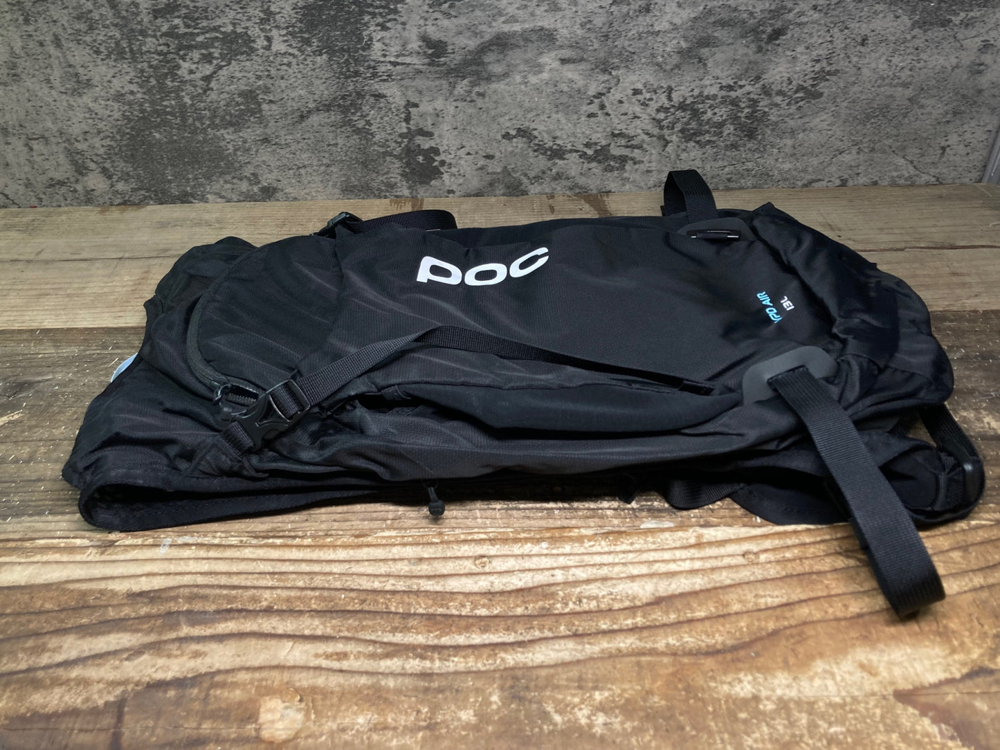 IU083 ポック POC VPD AIR 13L リュック バックパック 黒