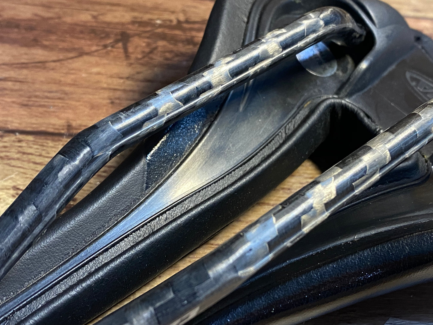 HI975 セライタリア selle italia モスト MOST catopuma サドル カーボンレール 黒