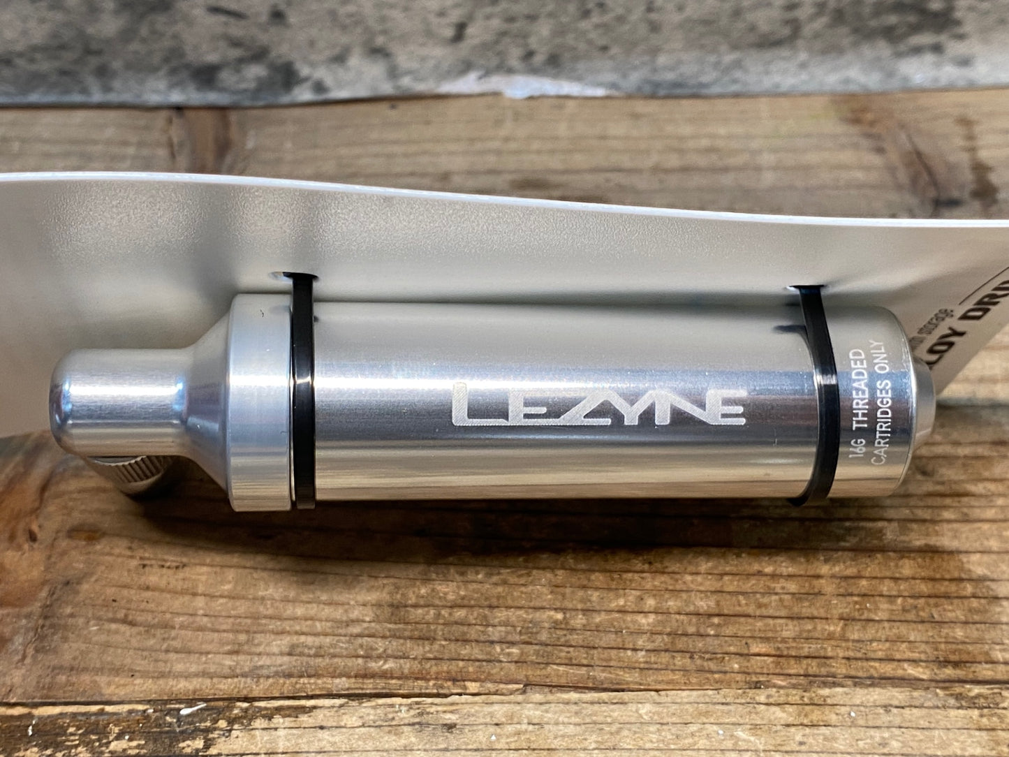 IV665 レザイン LEZYNE ALLOY DRIVE CO2 インフレーター