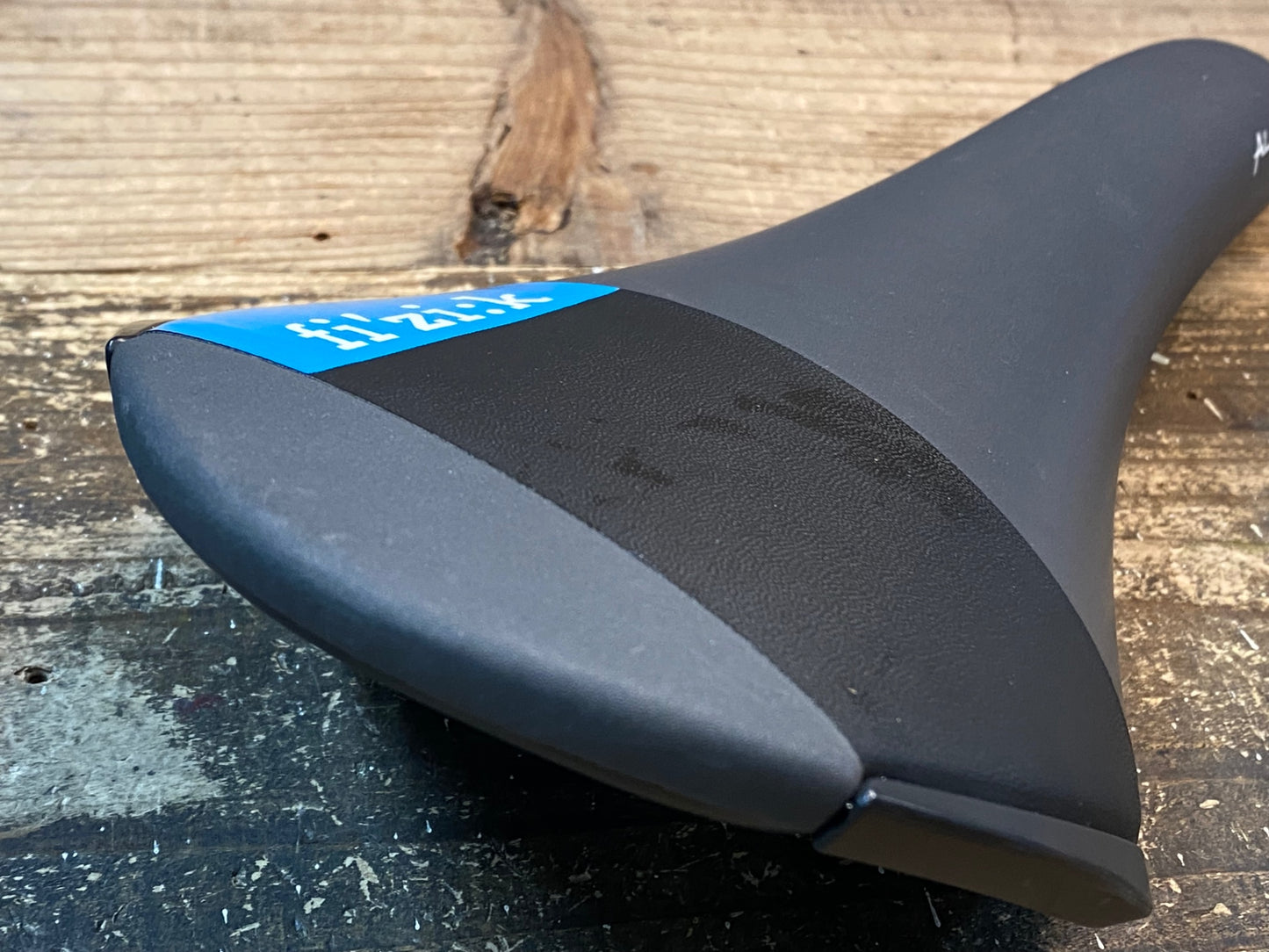 IX445 フィジーク fizik アリアンテ ALIANTE R3 サドル カーボンレール 黒青