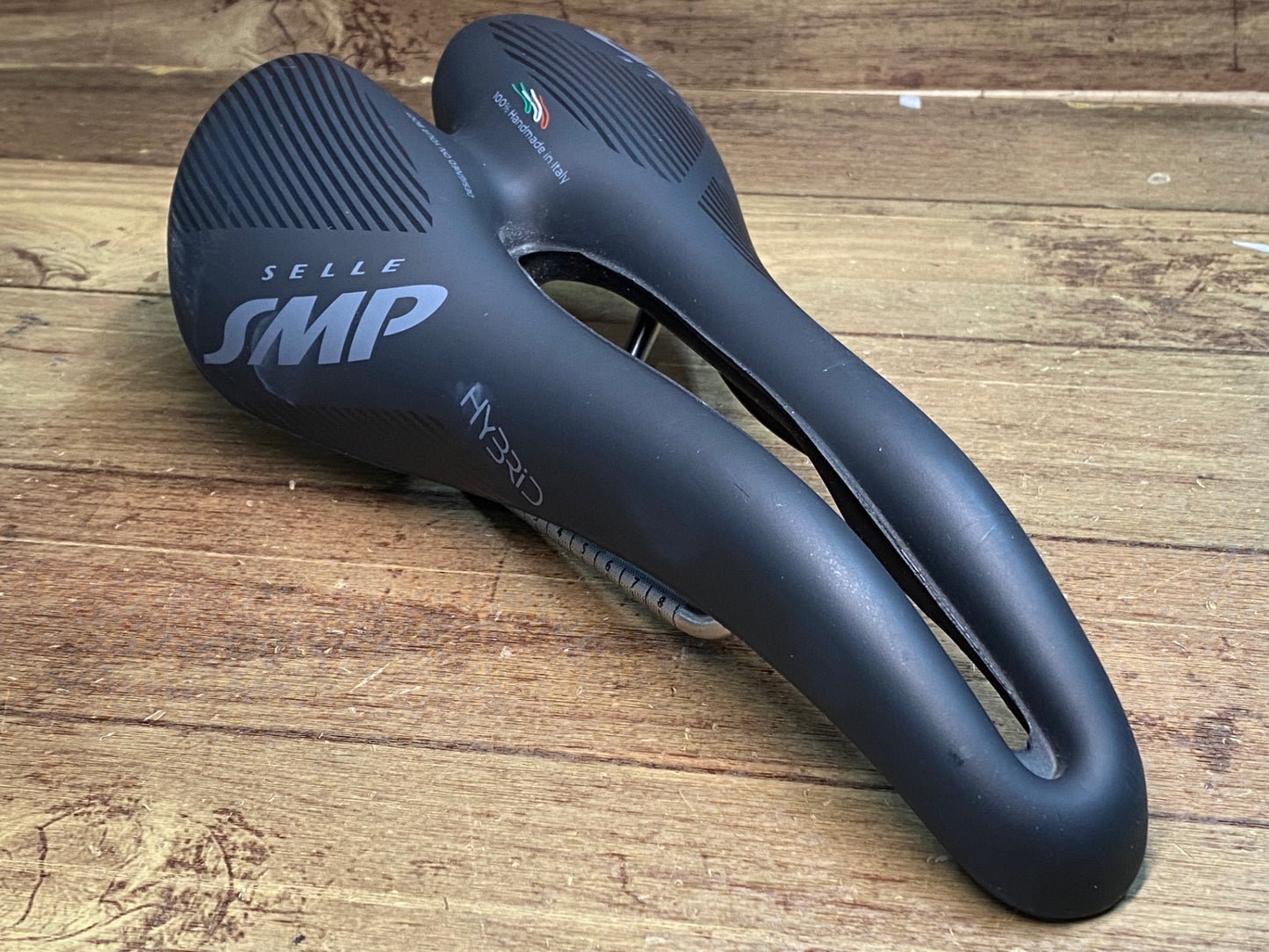 IJ306 セラ SELLE SMP ハイブリッド HYBRID サドル ステンレスレール 140mm 黒