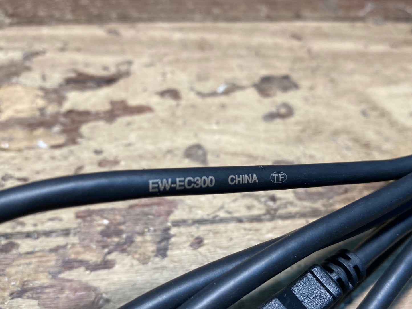 IE476 シマノ SHIMANO EW-EC300 充電ケーブル Di2 電動