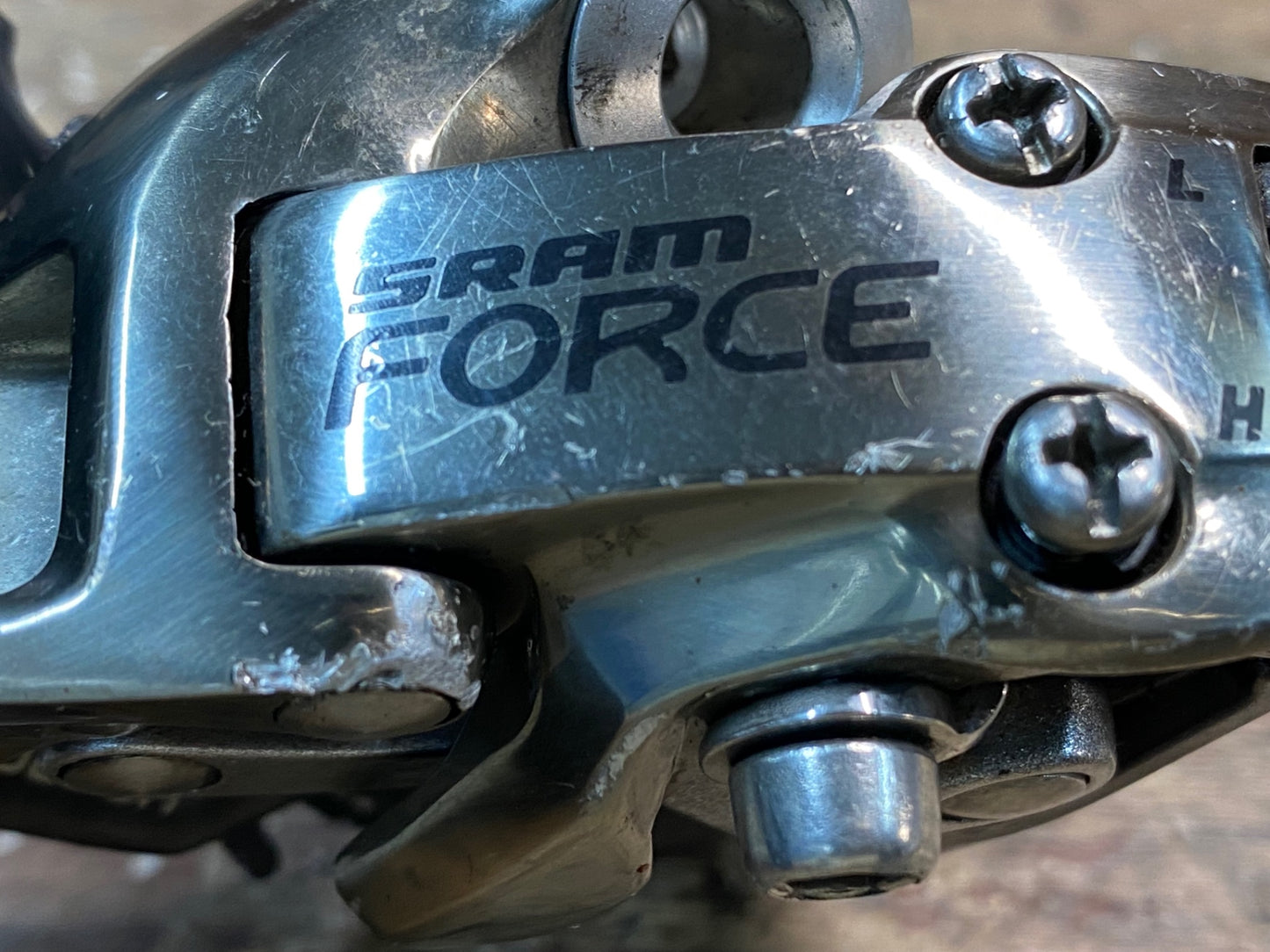 HW546 スラム SRAM フォース FORCE リアディレイラー 10S ※プーリー割れ