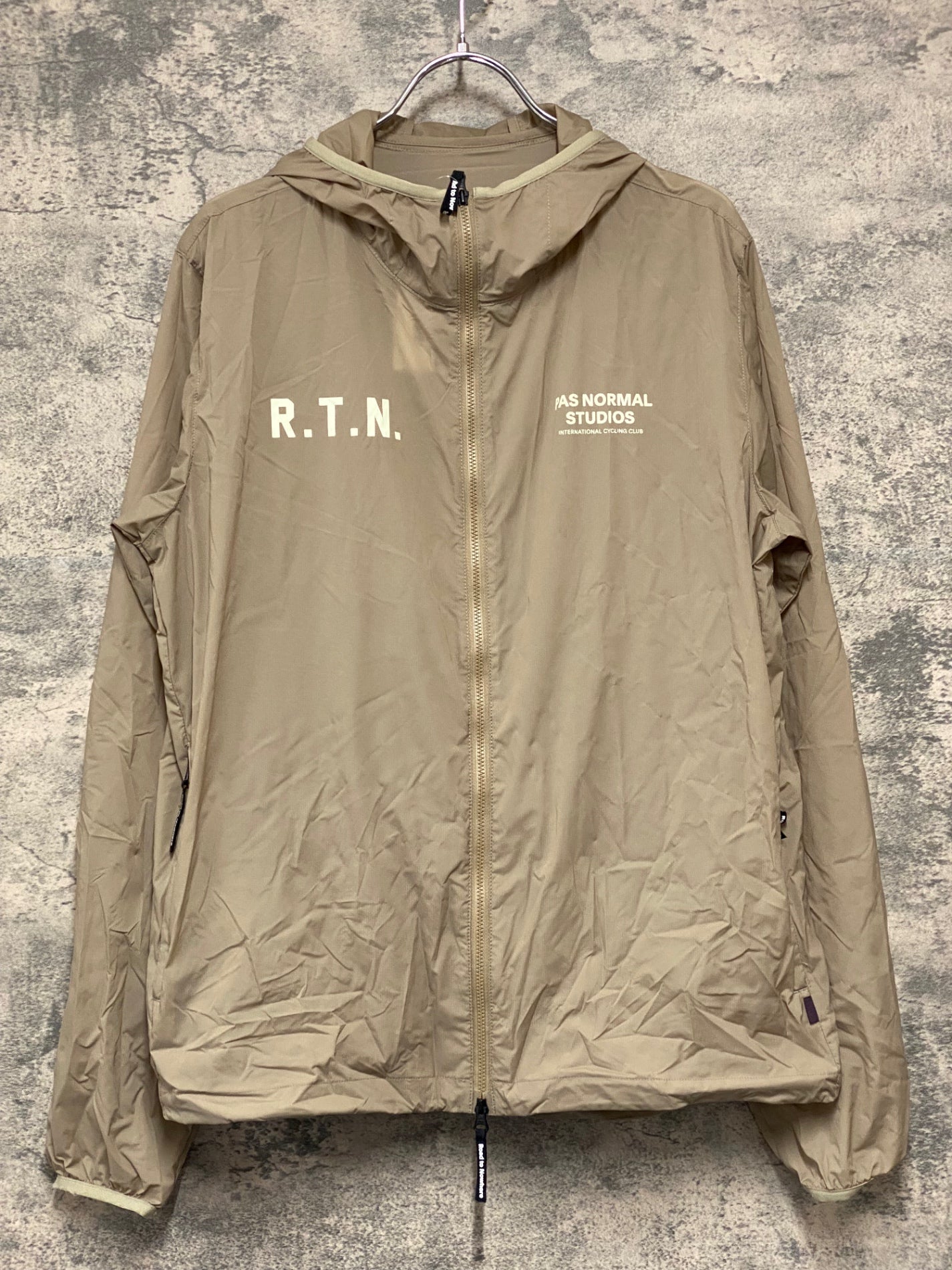 JD967 パスノーマルスタジオ PAS NORMAL STUDIOS R.T.N. フーディ 長袖 ウィンドブレーカー サイクルジャケット 薄茶 M