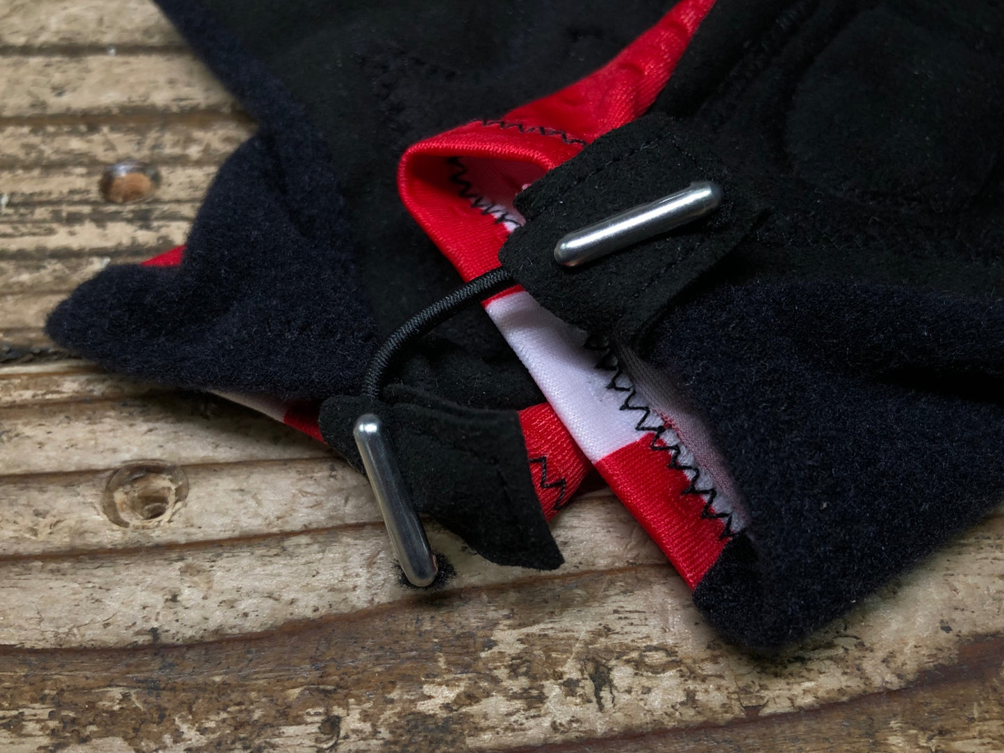 JB583 ラパッション la PASSIONE 指切り グローブ 黒 赤 S