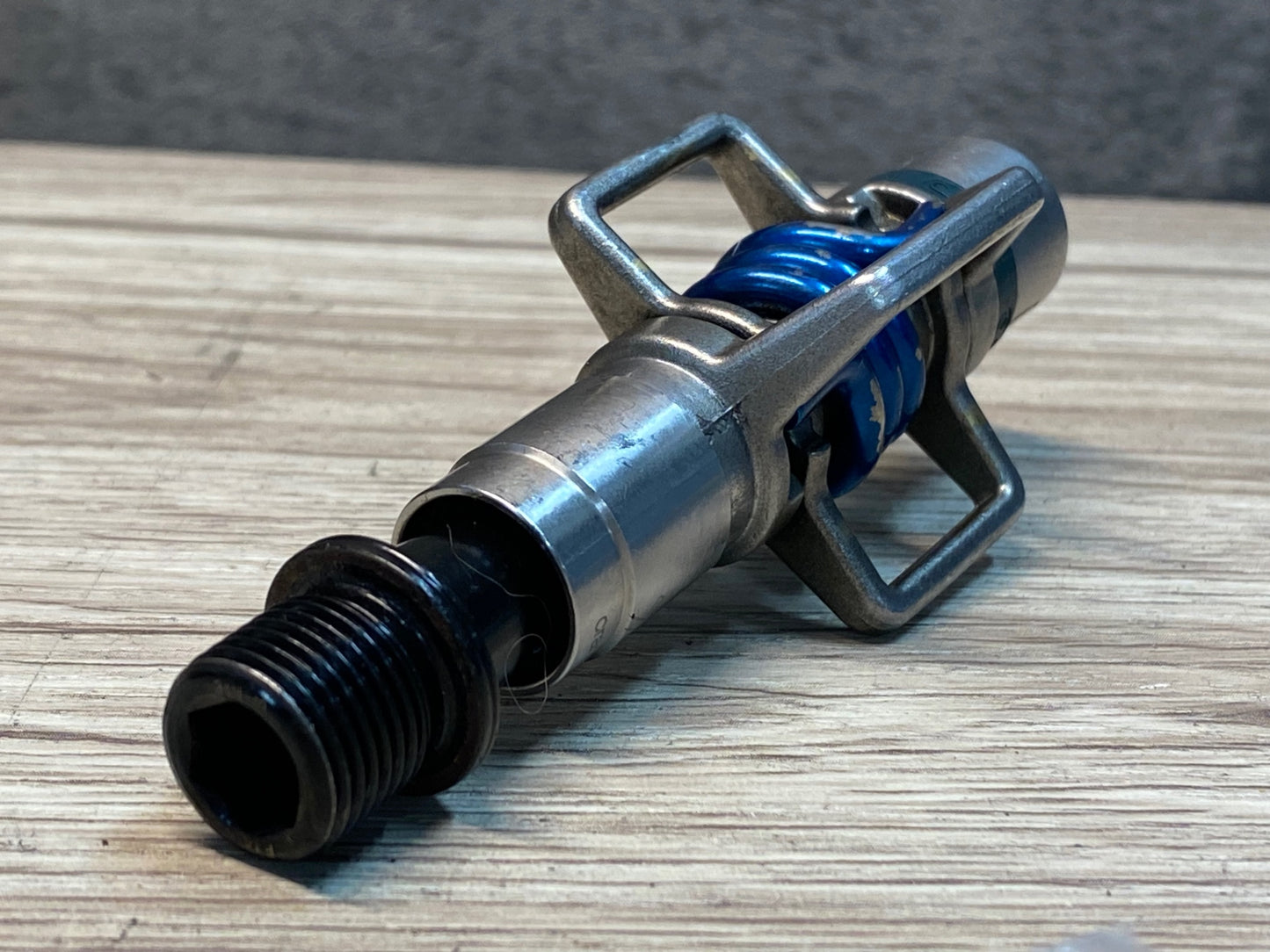 IT837 クランクブラザーズ crankbrothers egg beater 3 ビンディングぺダル 青 ※カラーリング破損