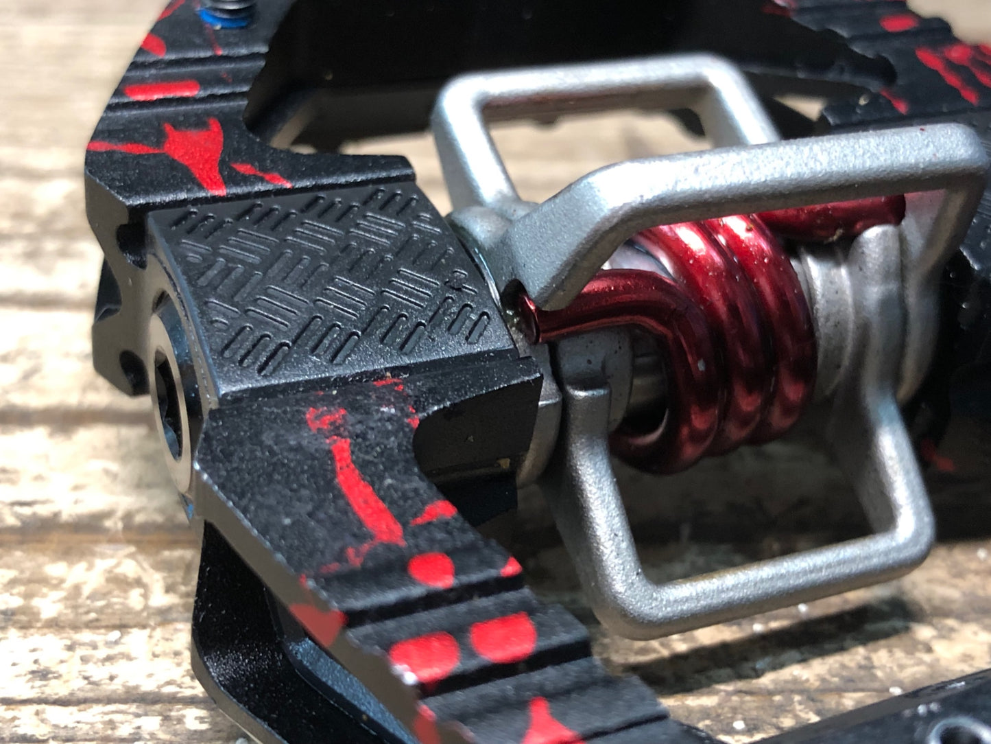 IY820 クランクブラザーズ CRANK BROTHERS マレット MALLET E LS SPLATTER EDITION ビンディングペダル 黒赤