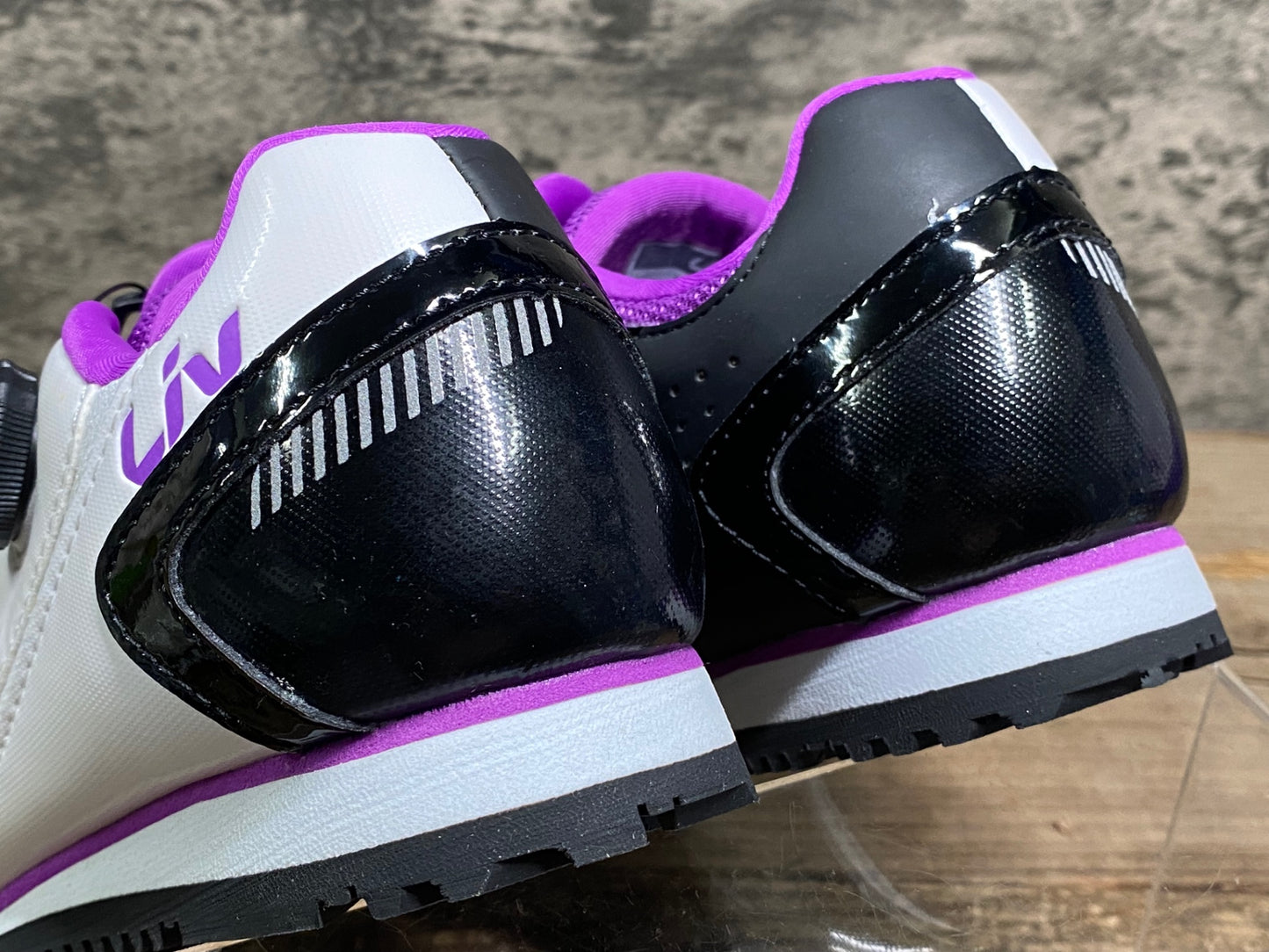 IV983 ジャイアント GIANT Liv FAMA boa フラットシューズ 白黒紫 EU36