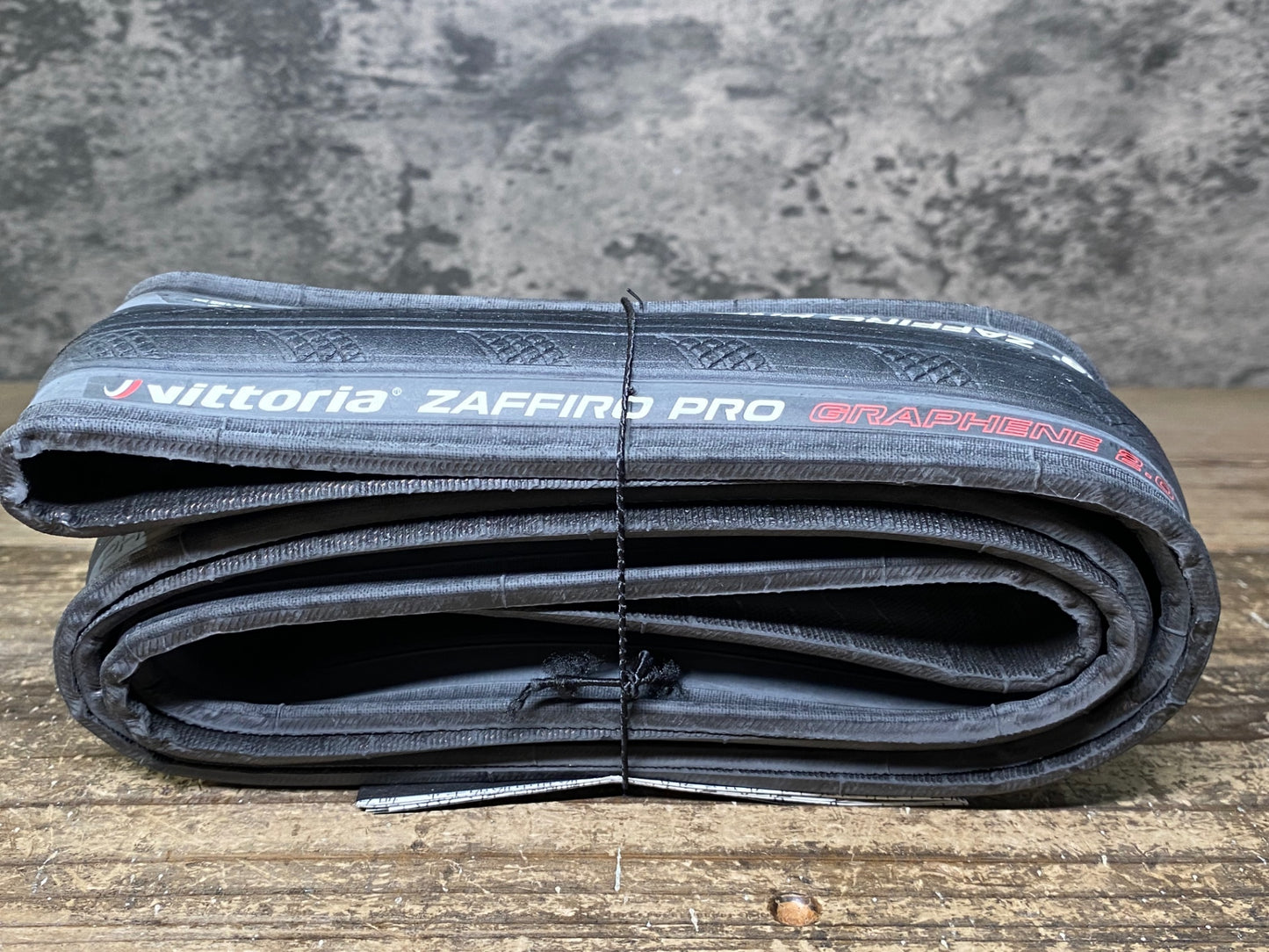 IV704 ヴィットリア vittoria ZAFFIRO PRO GRAPHENE 2.0 タイヤ 700x23c