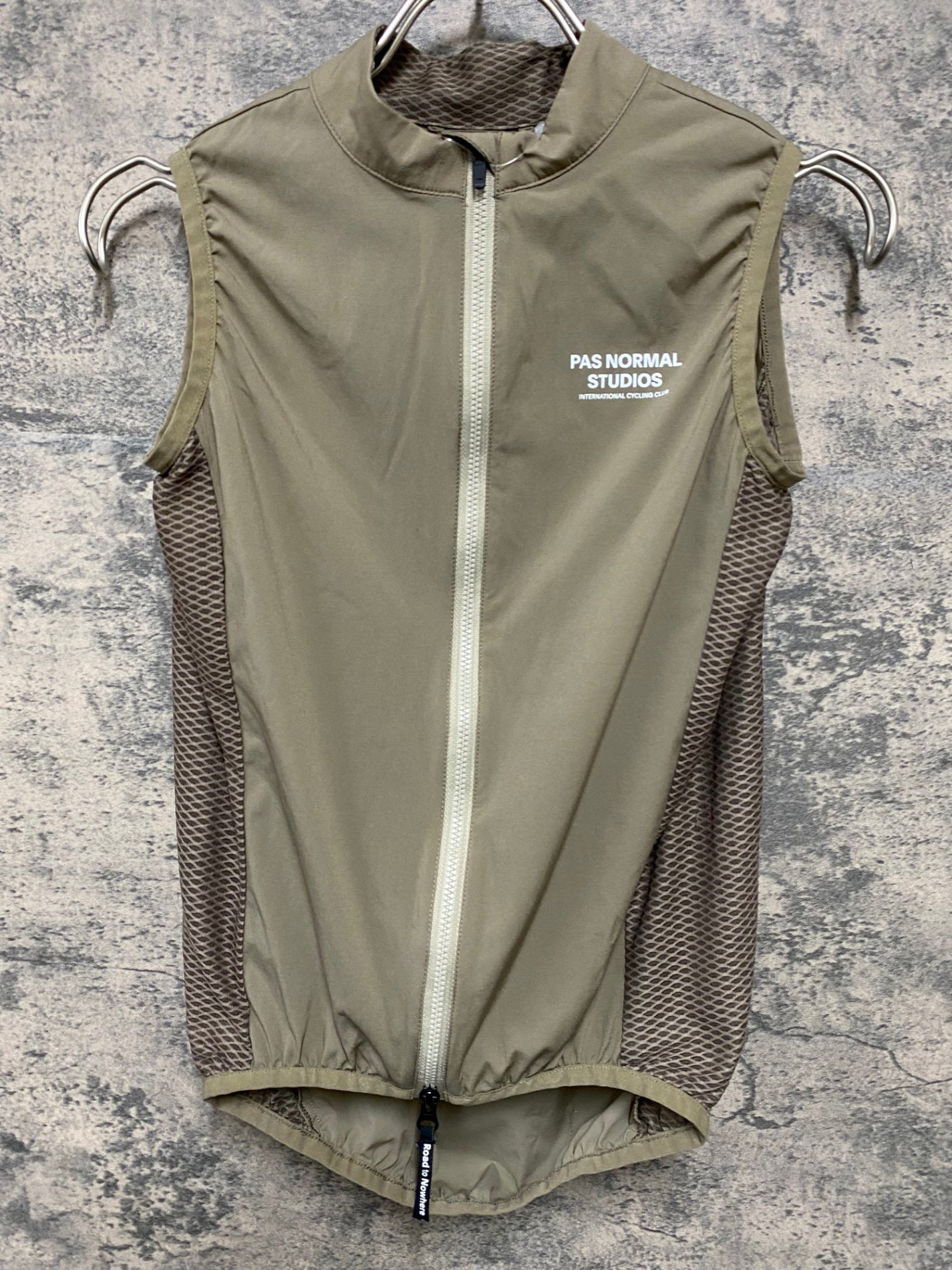 JD187 パスノーマルスタジオ PAS NORMAL STUDIOS サイクルベスト ジレ ベージュ XXS