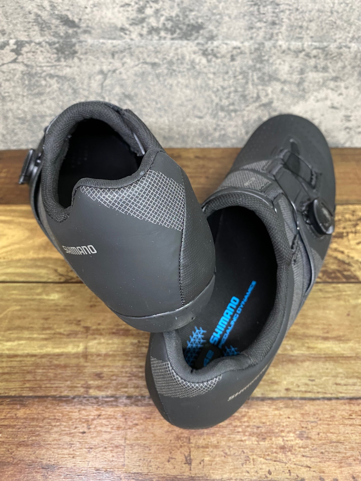 IX589 シマノ SHIMANO SHRC300M ビンディングシューズ EU42 黒 SPD-SL