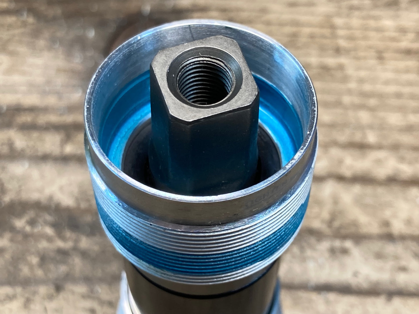 IJ988 シマノ SHIMANO BB-UN300 ボトムブラケット スクエア