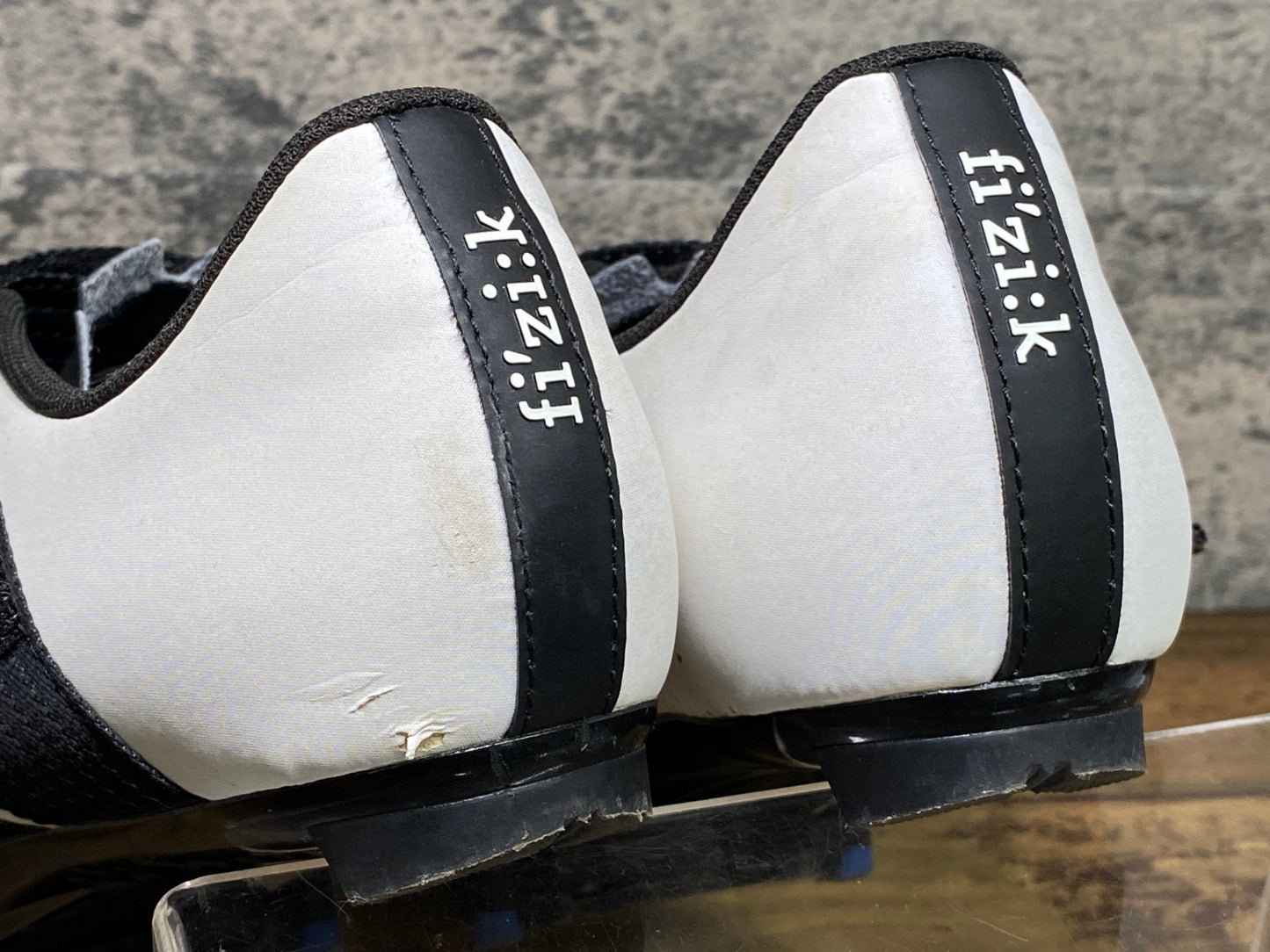 IY676 フィジーク fizi:k TEMPO POWERSTRAP R5 ビンディングシューズ 3穴 EU40.5 白 ※かかとやや削れ有り