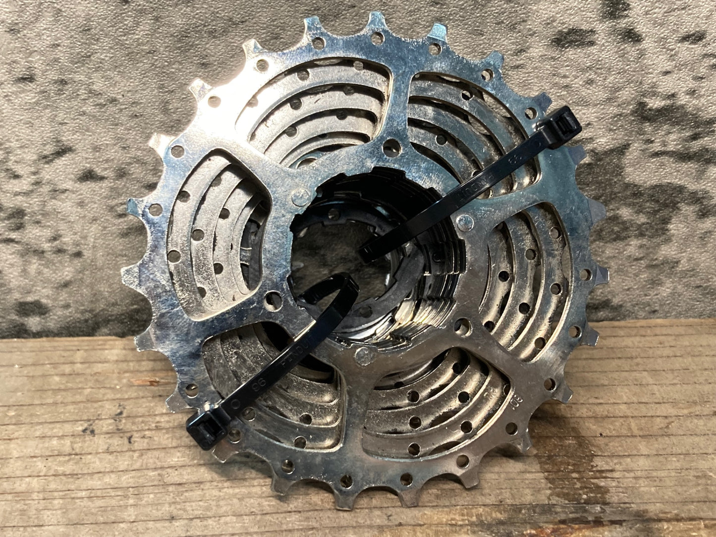 IN636 シマノ SHIMANO CS-HG-50-9 スプロケット 12-23T 9S