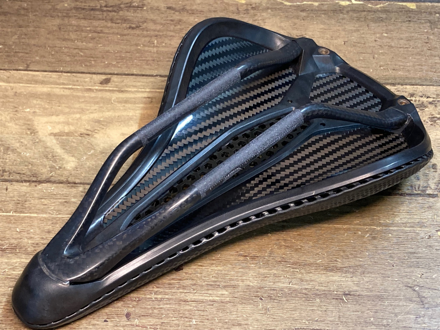 IY068 スペシャライズド SPECIALIZED パワー ミラー S-WORKS POWER MIRROR 143㎜ サドル カーボンレール ※メッシュ構造切れ 座面一部へたり