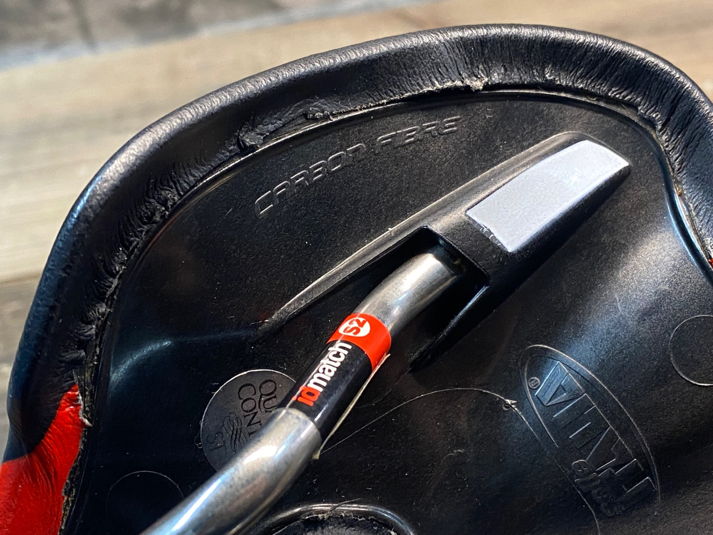 IS267 セライタリア selle italia SLR TEAM EDITION サドル 黒 赤 TI316レール