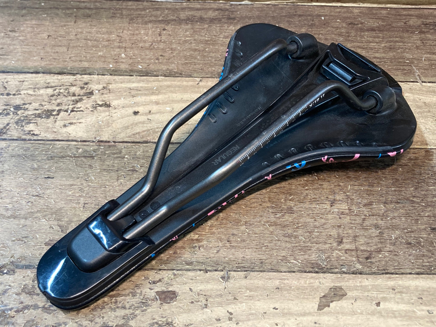 IL828 フィジーク fizik アンタレス ANTARES VERSUS EVO R3 サドル 黒 TEST REGULAR